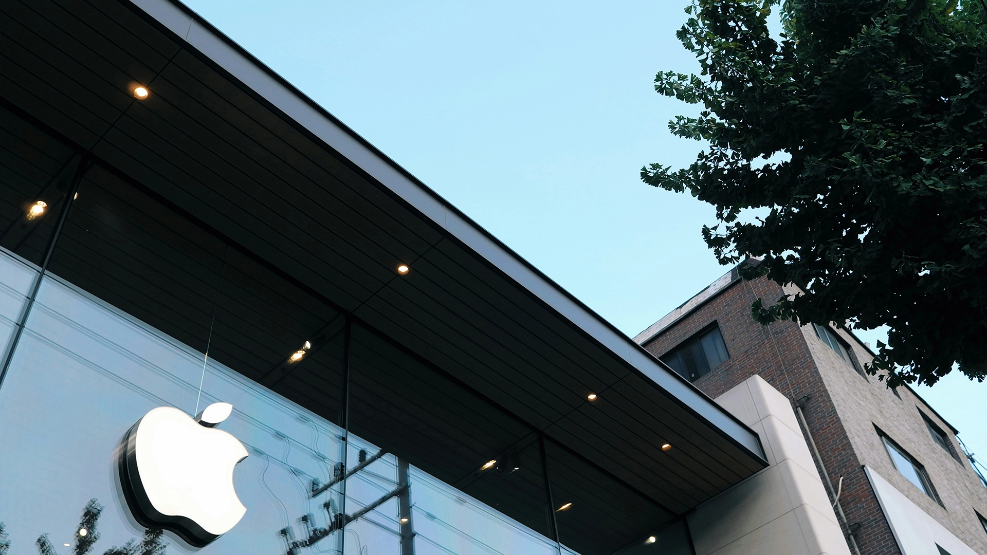 Apple Invests $99 Million in China’s Clean Energy to Achieve 100% Renewable Supply Chain by 2030