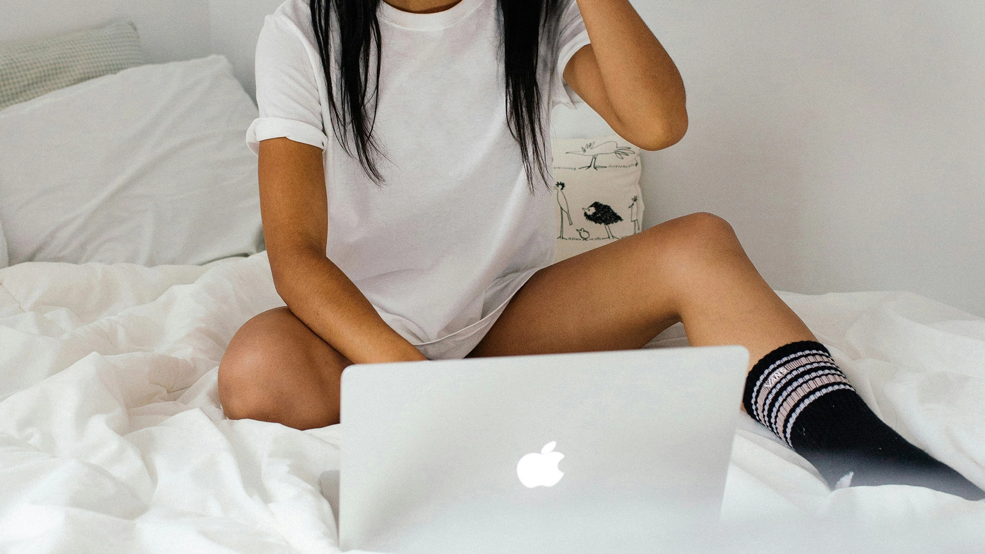 Subscribers Sue OnlyFans, Claiming They Were Tricked Into Talking To AI