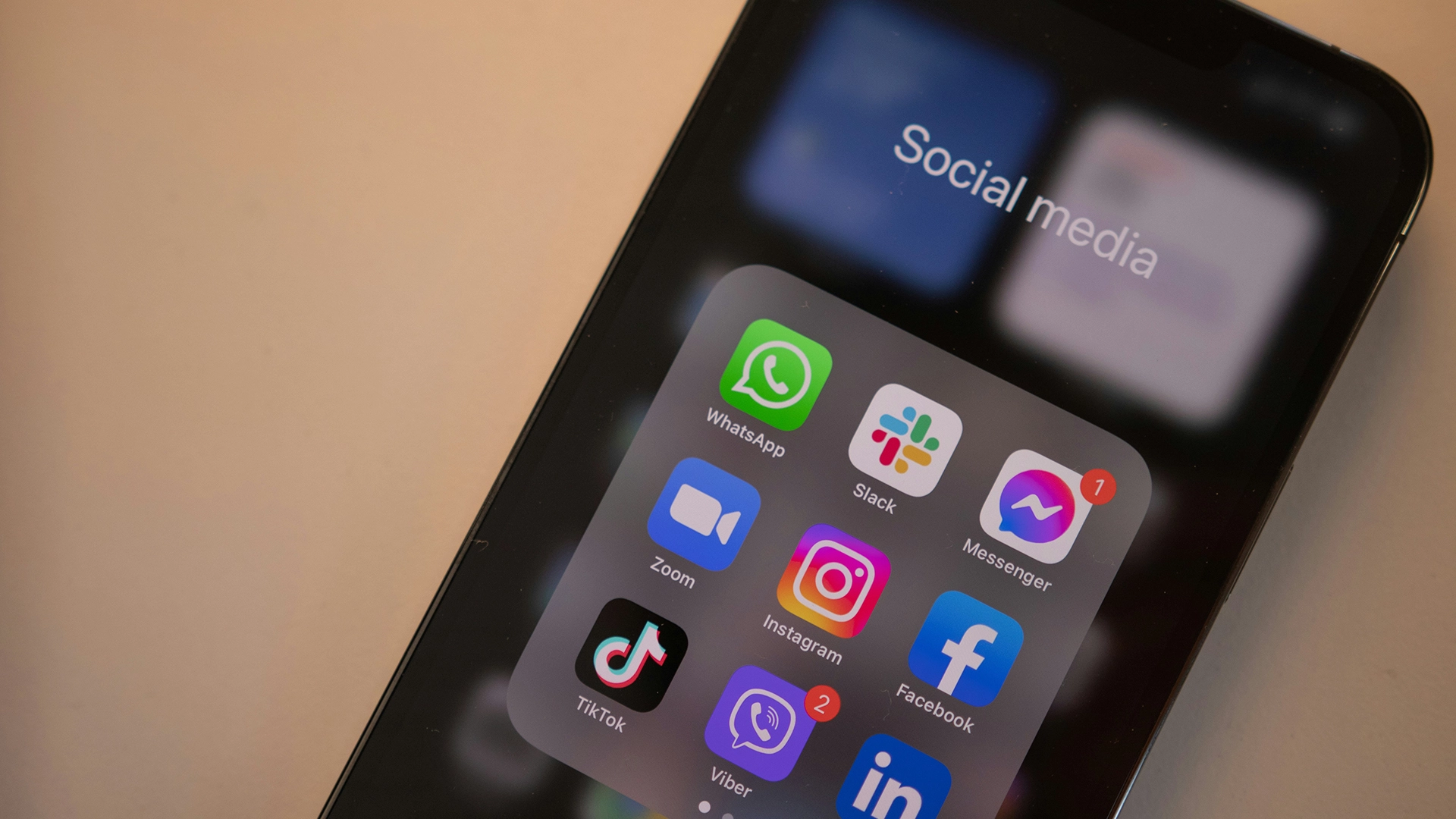 U.S. Government To Monitor Immigrants’ Social Media For Antisemitism