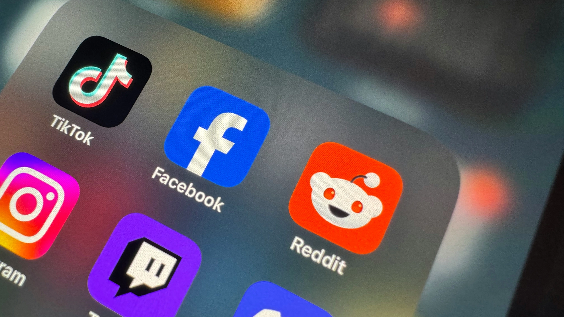 Reddit Sues Anthropic For Scraping Platform Over 100,000 Times