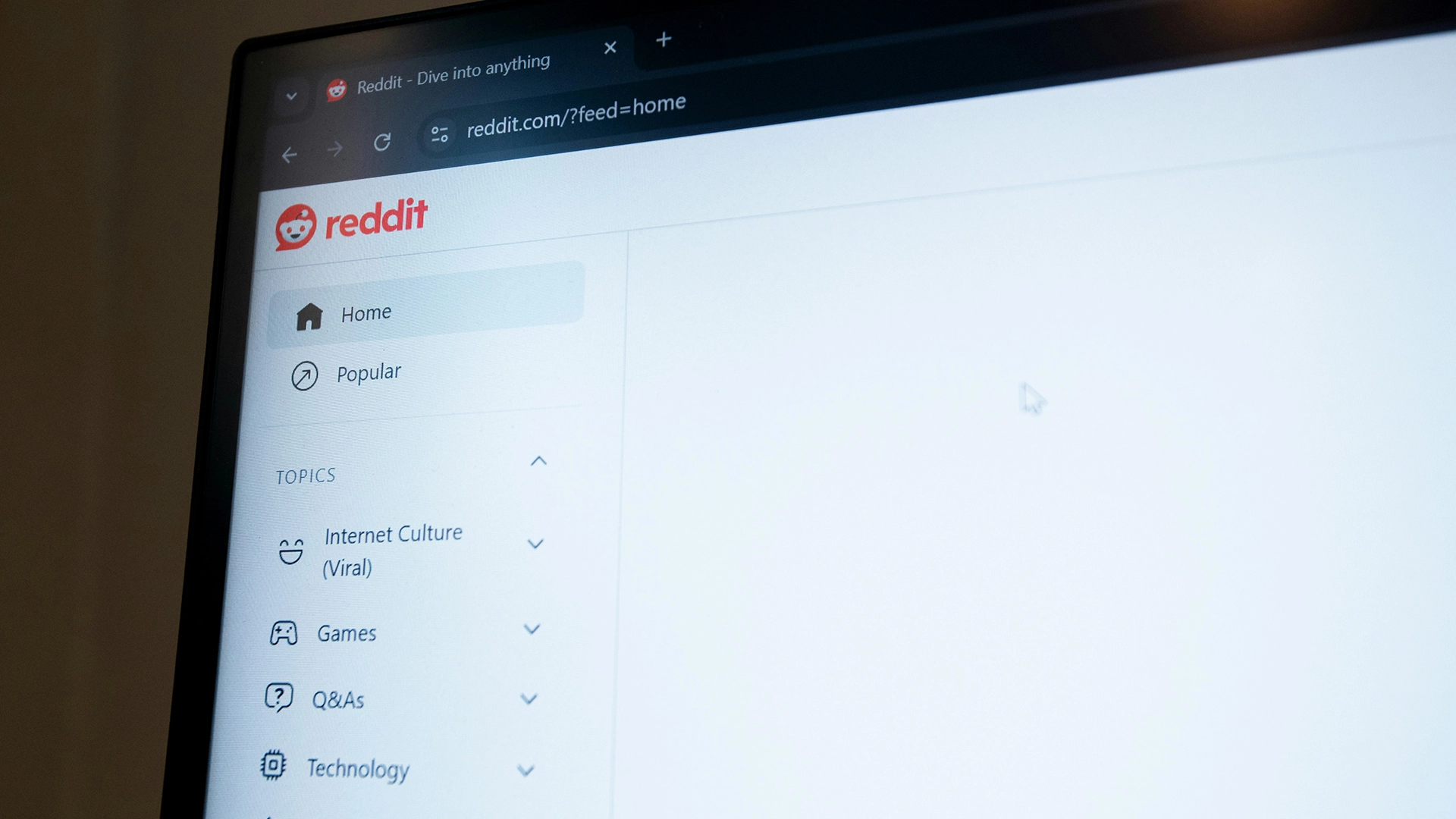 Reddit Becomes Google AI’s Second Most-Cited Source, But Struggles To Retain Users