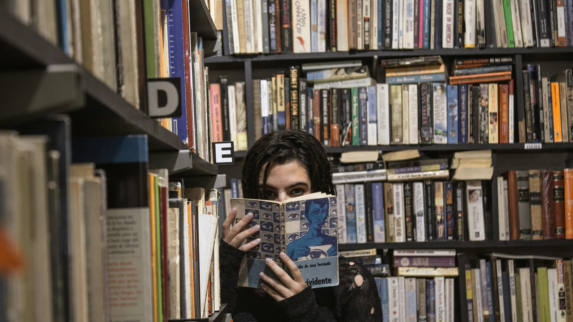 Authors Urge Publishers To Ban AI-Written Books
