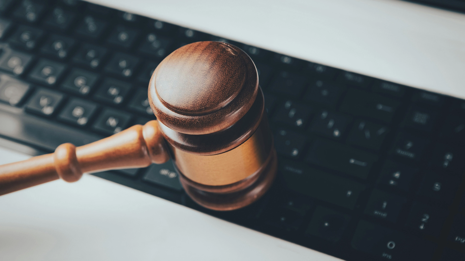 Experts Warn Courts May Overlook AI Hallucinations In Legal Filings