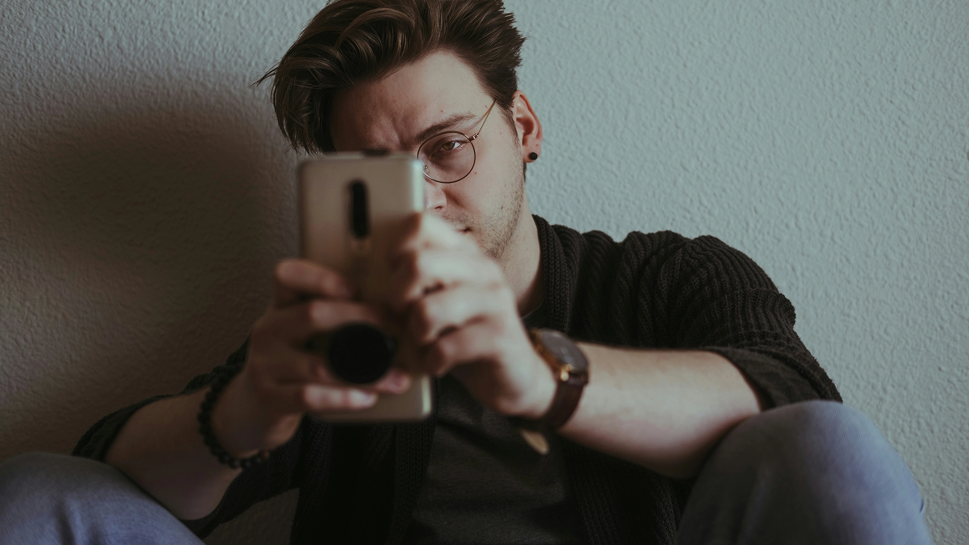 Romance Scam Delivers Malware Hidden In ‘Lovely Photos’ File