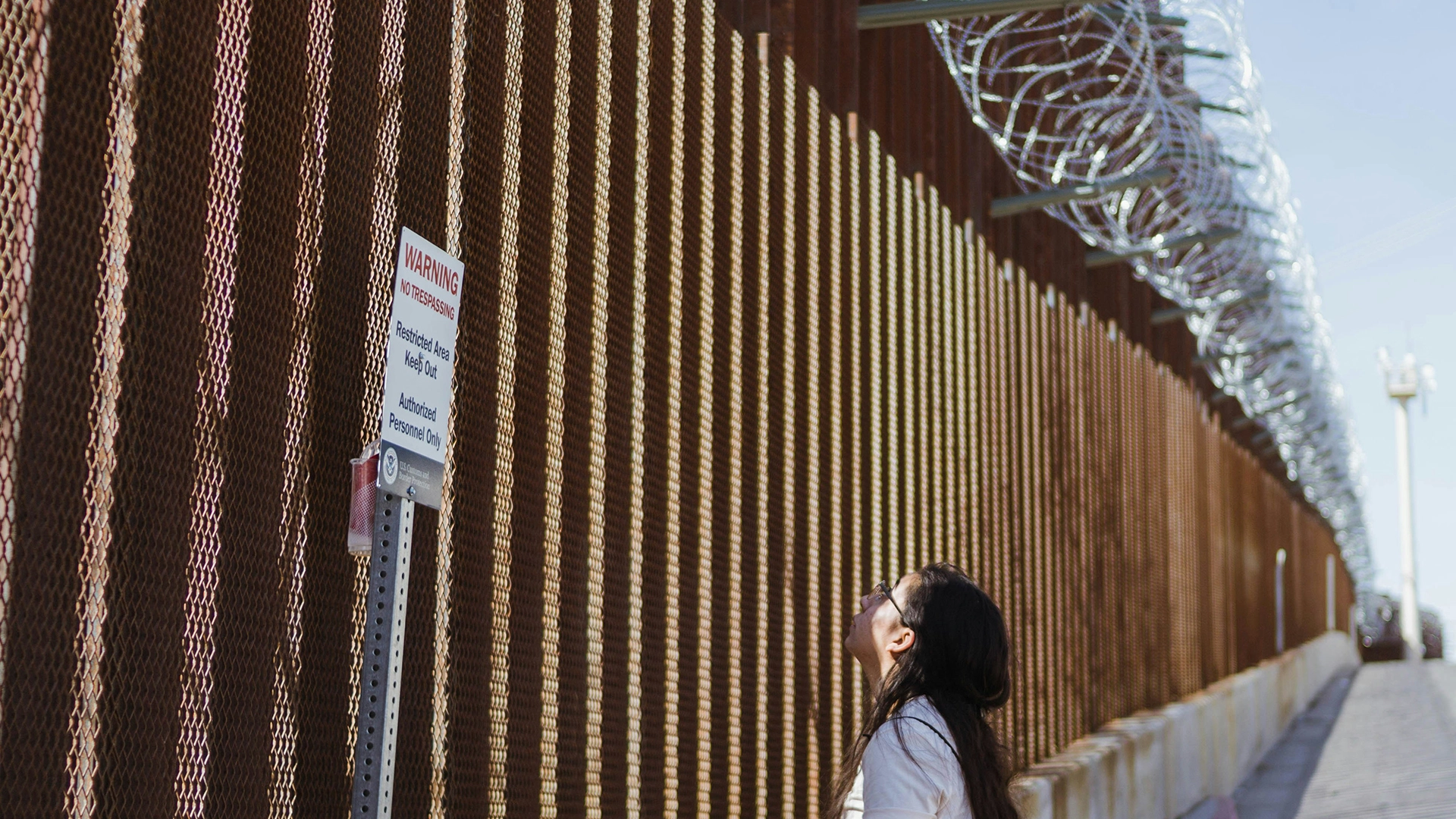 ICE Plans 24/7 Social Media Monitoring Program For Deportation Operations