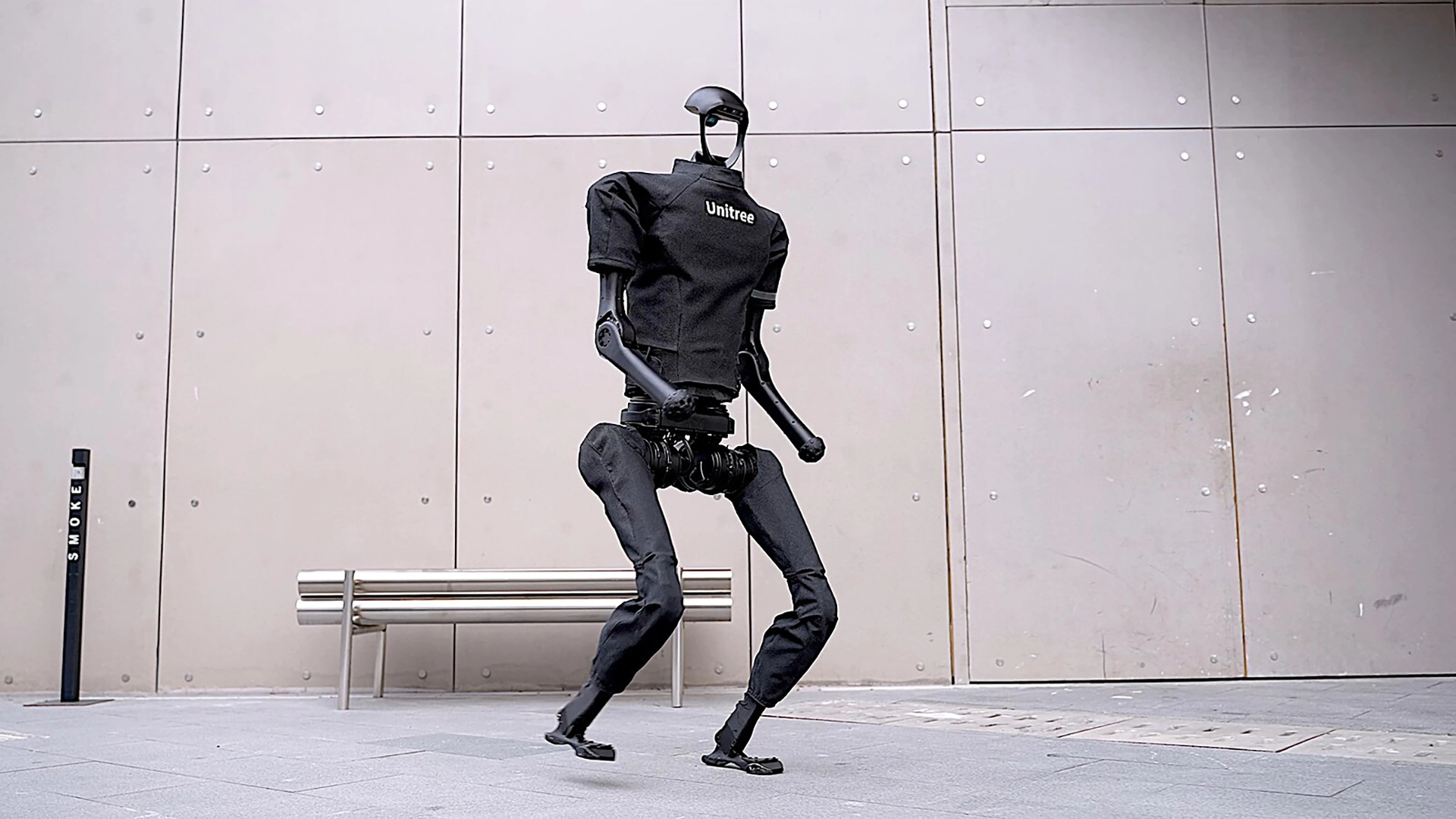 Bluetooth Flaw Lets Hackers Take Over Unitree Humanoid Robots