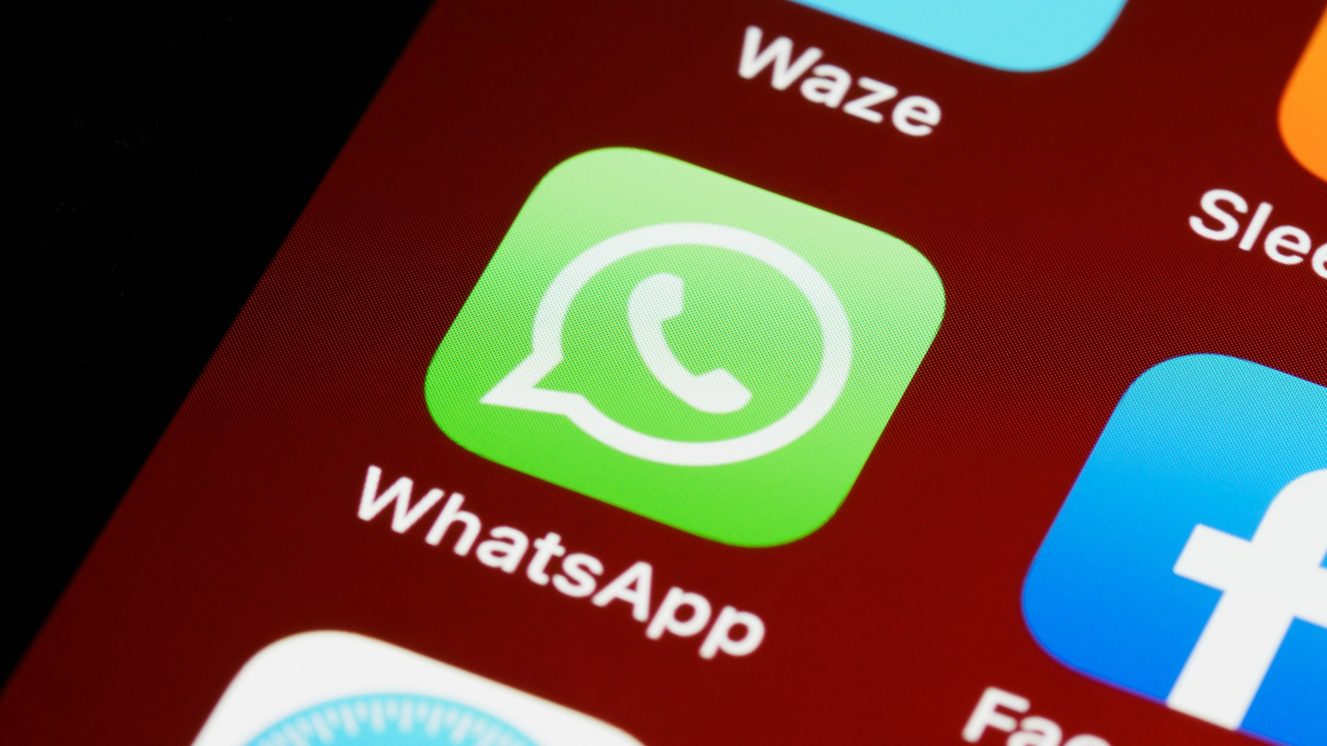 Self-Propagating Malware Spreads Through WhatsApp