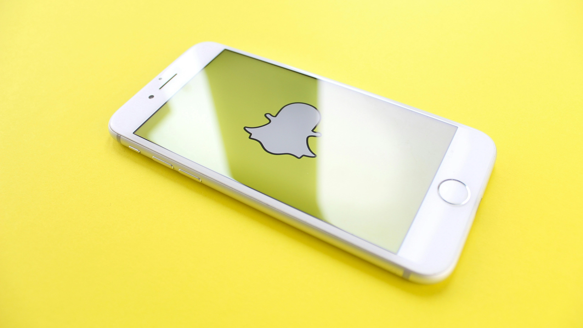 Snapchat Starts Charging Users For “Memories” Storage